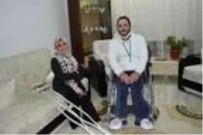 Kendisi gibi engelli olan öğrencilere eğitim veriyor Kendisi gibi engelli olan öğrencilere eğitim veriyor