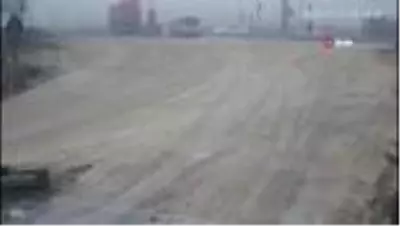 Kırmızı ışıkta geçen kamyonet tıra böyle çarptı: 2 yaralı Kırmızı ışıkta geçen kamyonet tıra böyle çarptı: 2 yaralı