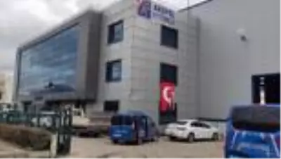 Kocaeli'de fabrikada üzerine demir düşen işçi öldü Kocaeli'de fabrikada üzerine demir düşen işçi öldü