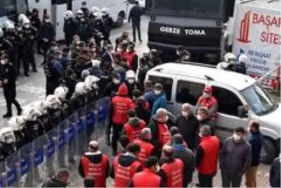 Kocaeli'den Ankara'ya yürümek isteyen işçilere polis müdahalesi: 95 gözaltı Kocaeli'den Ankara'ya yürümek isteyen işçilere polis müdahalesi: 95 gözaltı