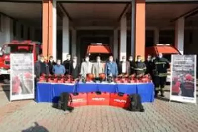 Son dakika gündem: Kocaeli itfaiyesine kurtarma malzemesi desteği yapıldı Son dakika gündem: Kocaeli itfaiyesine kurtarma malzemesi desteği yapıldı