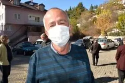 Son dakika yerel: Emekli öğretmen Koronadan hayatını kaybetti, Öğretmenler Günü'nde toprağa verildi Son dakika yerel: Emekli öğretmen Koronadan hayatını kaybetti, Öğretmenler Günü'nde toprağa verildi