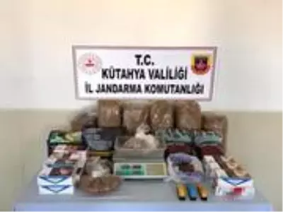 Kütahya'da 30 kilo kaçak tütün ele geçirildi Kütahya'da 30 kilo kaçak tütün ele geçirildi