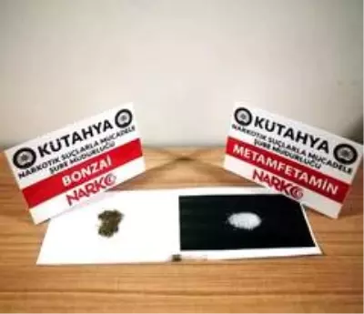 Kütahya'da metamfetamin ve bonzai maddesi ele geçirildi Kütahya'da metamfetamin ve bonzai maddesi ele geçirildi
