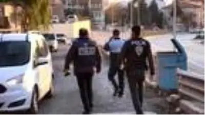 Kütahya'nın Emet ilçesinde 82 cadde ve sokağa 14 günlük karantina Kütahya'nın Emet ilçesinde 82 cadde ve sokağa 14 günlük karantina