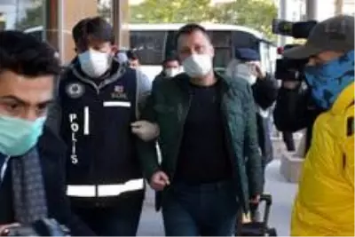 Menemen belediye başkanı ve 10 kişi tutuklandı Menemen belediye başkanı ve 10 kişi tutuklandı