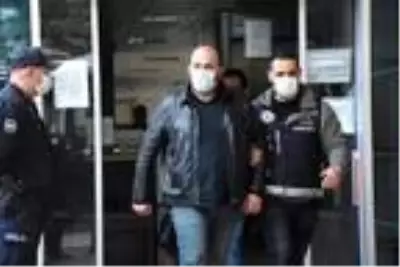 Menemen'de Başkan Aksoy ve 10 kişi tutuklandı (2) Menemen'de Başkan Aksoy ve 10 kişi tutuklandı (2)
