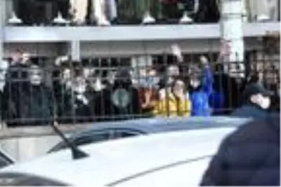 Menemen'de Başkan Aksoy ve 10 kişi tutuklandı (2) Menemen'de Başkan Aksoy ve 10 kişi tutuklandı (2)