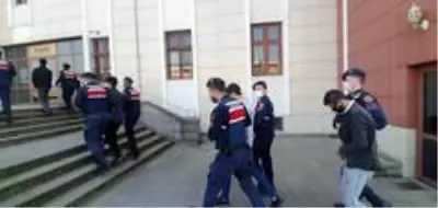 Son Dakika | Motosiklet hırsızları jandarma ekiplerinin titiz çalışması sonucu yakalandı Son Dakika | Motosiklet hırsızları jandarma ekiplerinin titiz çalışması sonucu yakalandı