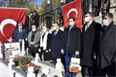 Son dakika haber... Necmettin öğretmenin kabrinde 24 Kasım 4. kez buruk geçti Son dakika haber... Necmettin öğretmenin kabrinde 24 Kasım 4. kez buruk geçti