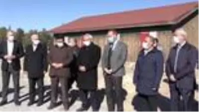 Niğde'de görev yapan 3 bin 422 öğretmen için fidan dikildi Niğde'de görev yapan 3 bin 422 öğretmen için fidan dikildi