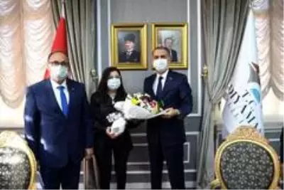 Öğretmenlerden Vali Çuhadar'a ziyaret Öğretmenlerden Vali Çuhadar'a ziyaret