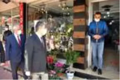 Osmaniye Valisi: Kadirli'de 53 sağlık personelinin Covid-19 testi pozitif çıktı Osmaniye Valisi: Kadirli'de 53 sağlık personelinin Covid-19 testi pozitif çıktı
