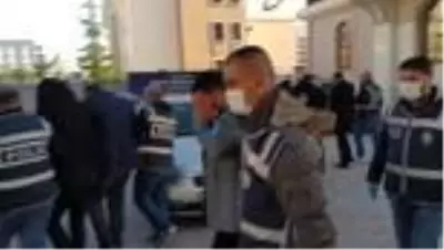 'Otomobil dolandırıcılığı' operasyonunda 5 zanlı yakalandı 'Otomobil dolandırıcılığı' operasyonunda 5 zanlı yakalandı