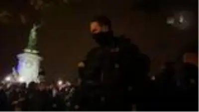 Son dakika haberleri... Polis, kamplarını dağıttığı sığınmacıları sokak sokak kovaladı Son dakika haberleri... Polis, kamplarını dağıttığı sığınmacıları sokak sokak kovaladı