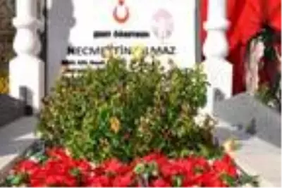 Son dakika haber... Necmettin öğretmenin kabrinde 24 Kasım 4. kez buruk geçti Son dakika haber... Necmettin öğretmenin kabrinde 24 Kasım 4. kez buruk geçti
