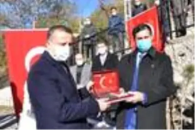 Son dakika haber... Necmettin öğretmenin kabrinde 24 Kasım 4. kez buruk geçti Son dakika haber... Necmettin öğretmenin kabrinde 24 Kasım 4. kez buruk geçti