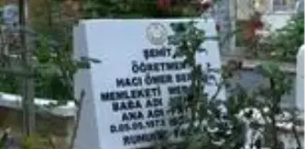 Davutlar: Son dakika haber | Şehit öğretmen Hacı Ömer Serin kabri başında dualarla anıldı Davutlar: Son dakika haber | Şehit öğretmen Hacı Ömer Serin kabri başında dualarla anıldı