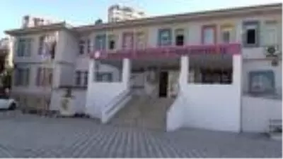 Şehit polisin öğretmen eşi 24 Kasım'da unutulmadı Şehit polisin öğretmen eşi 24 Kasım'da unutulmadı