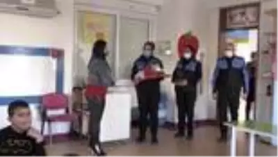 Şehit polisin öğretmen eşi 24 Kasım'da unutulmadı Şehit polisin öğretmen eşi 24 Kasım'da unutulmadı