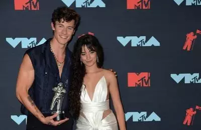 Shawn Mendes: 'Camila Cabello ile ilk kez gerçek aşkı tattım' Shawn Mendes: 'Camila Cabello ile ilk kez gerçek aşkı tattım'