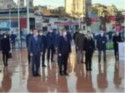 Taksim'de 24 Kasım Öğretmenler Günü töreni Taksim'de 24 Kasım Öğretmenler Günü töreni
