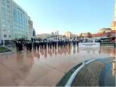 Taksim'de 24 Kasım Öğretmenler Günü töreni Taksim'de 24 Kasım Öğretmenler Günü töreni