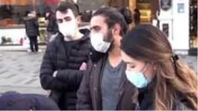 Taksim'de maske takmadığı için ceza yiyen gençten ilginç tepki: İtiraz ederiz, olmazsa öteki tarafta görüşürüz Taksim'de maske takmadığı için ceza yiyen gençten ilginç tepki: İtiraz ederiz, olmazsa öteki tarafta görüşürüz