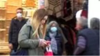 Taksim'de maske ve sigara denetimi; kuralları çoğunlukla yabancılar ihlal ediyor Taksim'de maske ve sigara denetimi; kuralları çoğunlukla yabancılar ihlal ediyor