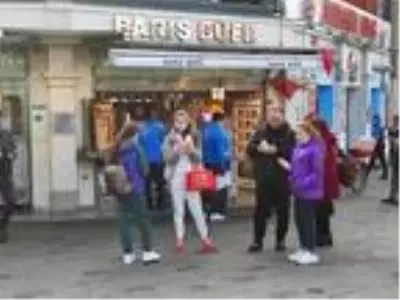 Taksim'de maske ve sigara denetimi; kuralları çoğunlukla yabancılar ihlal ediyor Taksim'de maske ve sigara denetimi; kuralları çoğunlukla yabancılar ihlal ediyor