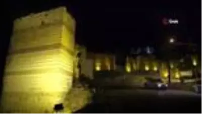 Tarihi Hisar Kalesi, hem gece hem de gündüz görüntüsüyle göz kamaştırıyor Tarihi Hisar Kalesi, hem gece hem de gündüz görüntüsüyle göz kamaştırıyor
