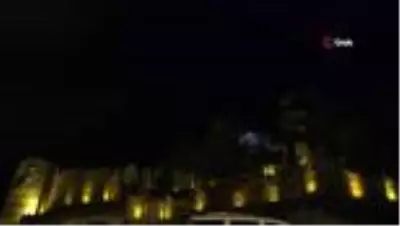 Tarihi Hisar Kalesi, hem gece hem de gündüz görüntüsüyle göz kamaştırıyor Tarihi Hisar Kalesi, hem gece hem de gündüz görüntüsüyle göz kamaştırıyor