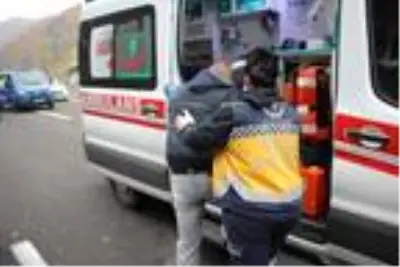 Tehlikeye aldırmadan kaza yerinden canlı yayın yaptılar Tehlikeye aldırmadan kaza yerinden canlı yayın yaptılar