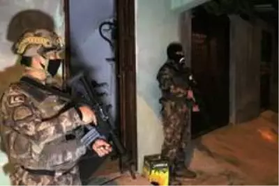 Torbacılara şafak vakti özel harekatlı baskın Torbacılara şafak vakti özel harekatlı baskın