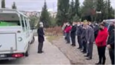 Trafik kazasında hayatını kaybeden 3 aylık Öykü bebek ile yengesi ve babaannesi gözyaşları ile uğurlandı Trafik kazasında hayatını kaybeden 3 aylık Öykü bebek ile yengesi ve babaannesi gözyaşları ile uğurlandı