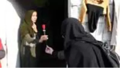 Türk ve İsviçreli aktivist kadınlar İdlib'deki kamplarda bulunan kadınlara gül dağıttı Türk ve İsviçreli aktivist kadınlar İdlib'deki kamplarda bulunan kadınlara gül dağıttı