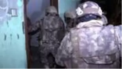 Uyuşturucu satıcılarına yönelik operasyon: 7 gözaltı Uyuşturucu satıcılarına yönelik operasyon: 7 gözaltı