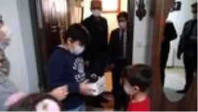 Uzaktan eğitime katılamayan öğrencilere tablet desteği Uzaktan eğitime katılamayan öğrencilere tablet desteği