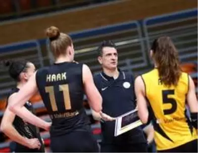 VakıfBank, Şampiyonlar Ligi'ne galibiyetle başladı VakıfBank, Şampiyonlar Ligi'ne galibiyetle başladı