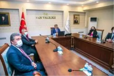 Vali Bilmez, öğretmenlerle telekonferans aracılığıyla görüştü Vali Bilmez, öğretmenlerle telekonferans aracılığıyla görüştü