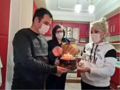 Ordu Valisi Sonel'den öğretmenlere doğum günü sürprizi Ordu Valisi Sonel'den öğretmenlere doğum günü sürprizi