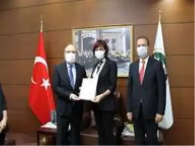 Vali Tutulmaz, başarılı öğretmenleri kabul etti Vali Tutulmaz, başarılı öğretmenleri kabul etti
