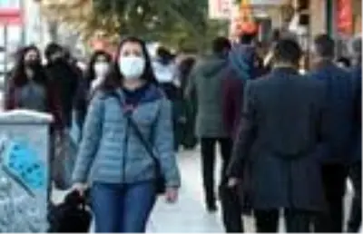 Van'da cadde ve sokaklar kalabalık, maskeler takılı Van'da cadde ve sokaklar kalabalık, maskeler takılı