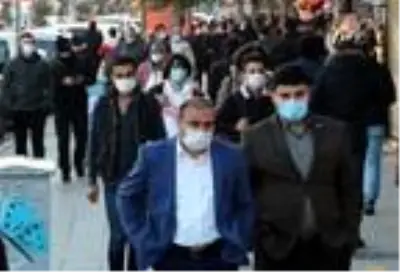 Van'da cadde ve sokaklar kalabalık, maskeler takılı Van'da cadde ve sokaklar kalabalık, maskeler takılı