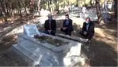 Son dakika haber! Van depreminde şehit olan öğretmen Oktay Türkoğlu anıldı Son dakika haber! Van depreminde şehit olan öğretmen Oktay Türkoğlu anıldı