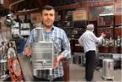 Vezirköprü'nün simgesi yassı semaverin son ustası Vezirköprü'nün simgesi yassı semaverin son ustası