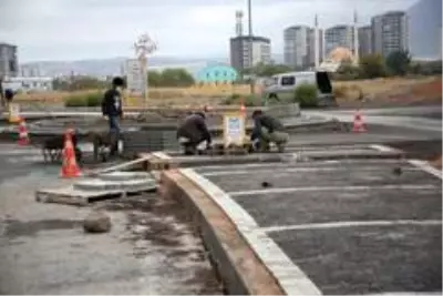 Yeni yapılan kavşak ile daha güvenli ulaşım sağlanacak Yeni yapılan kavşak ile daha güvenli ulaşım sağlanacak