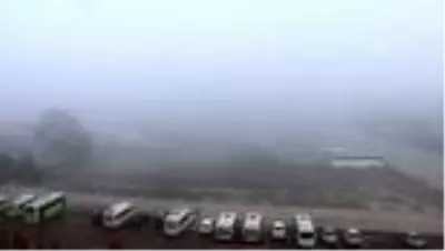Yoğun sis ulaşımı olumsuz etkiliyor Yoğun sis ulaşımı olumsuz etkiliyor