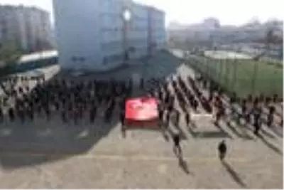 Son Dakika | Yüksekova'da öğretmenlerden şehit meslektaşları için yürüyüş Son Dakika | Yüksekova'da öğretmenlerden şehit meslektaşları için yürüyüş