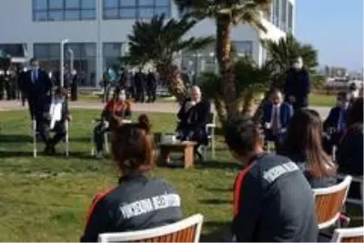 BALIKESİR - İçişleri Bakanı Soylu, kamp yapan kadın futbol takımı oyuncularıyla bir araya geldi BALIKESİR - İçişleri Bakanı Soylu, kamp yapan kadın futbol takımı oyuncularıyla bir araya geldi